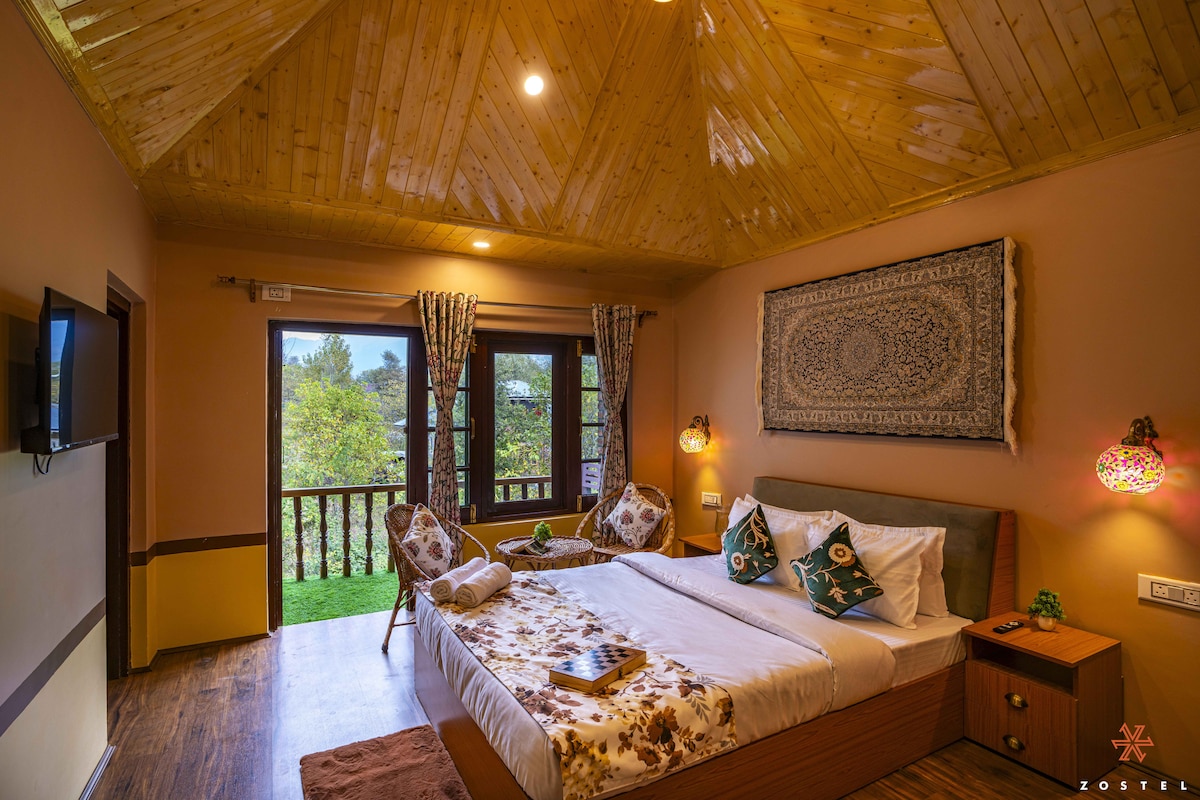 Standard Private Room with Balcony in Pahalgam