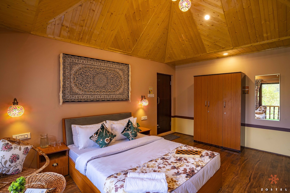 Standard Private Room with Balcony in Pahalgam