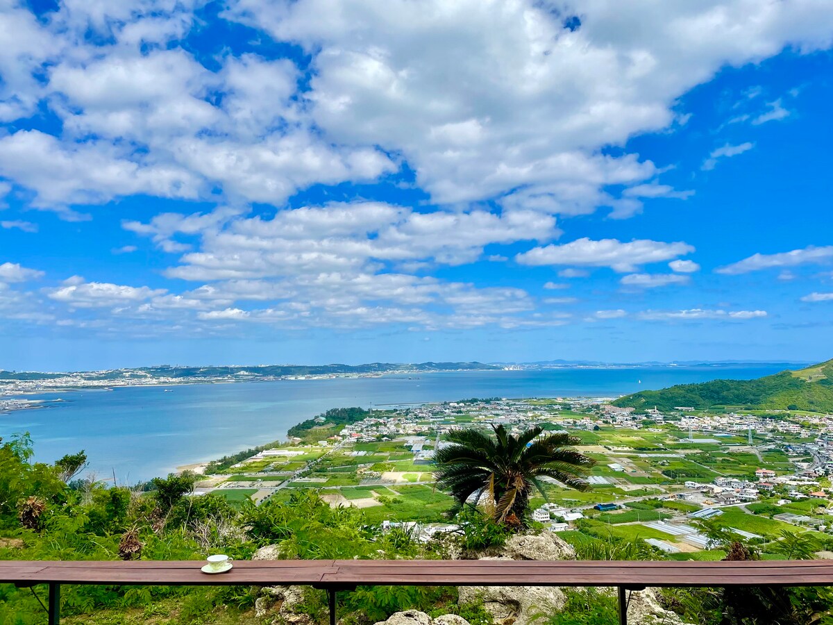 丘の上の邸宅『VIEW』。知る人ぞ知る隠れ家別荘を１棟貸し！絶景のテラスから見える絶景の癒しスポット