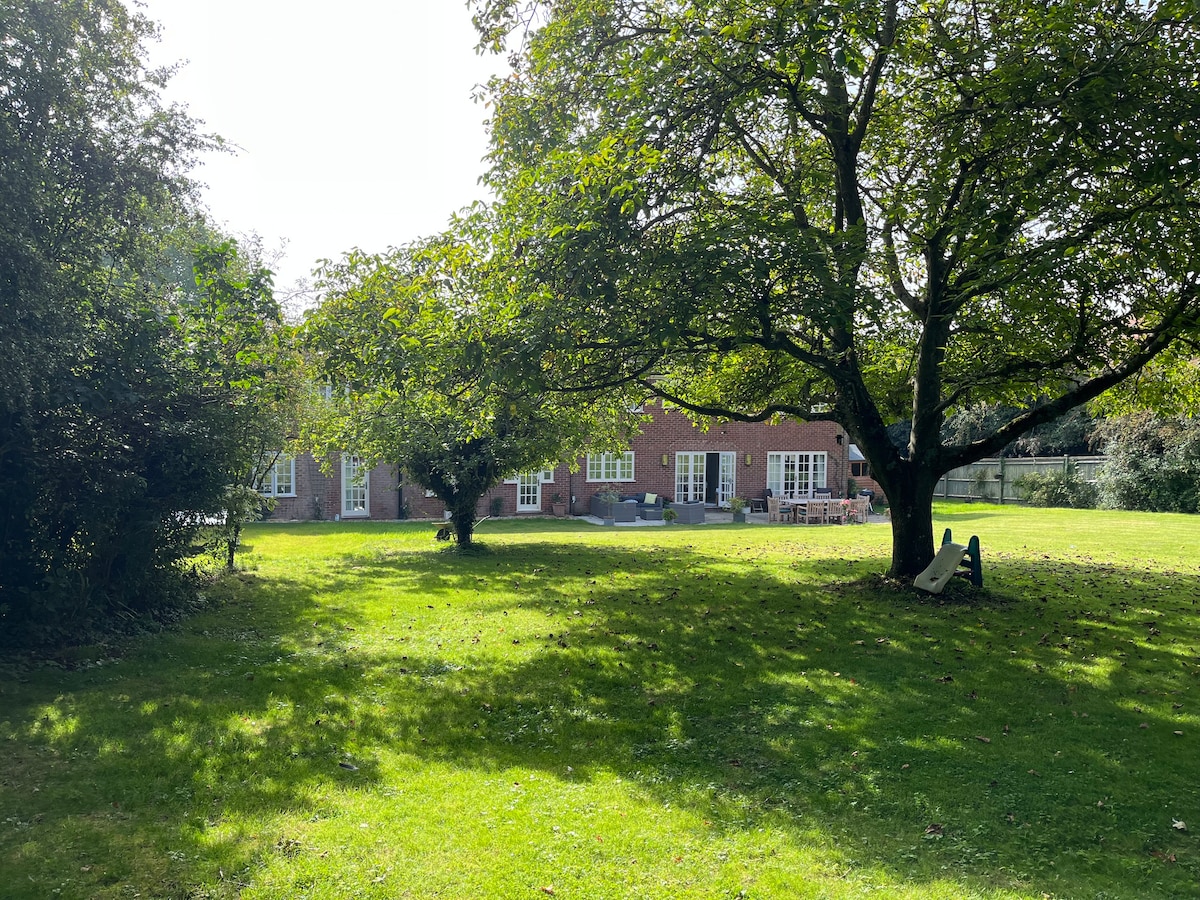 Large Country House in stunning Hampshire Village