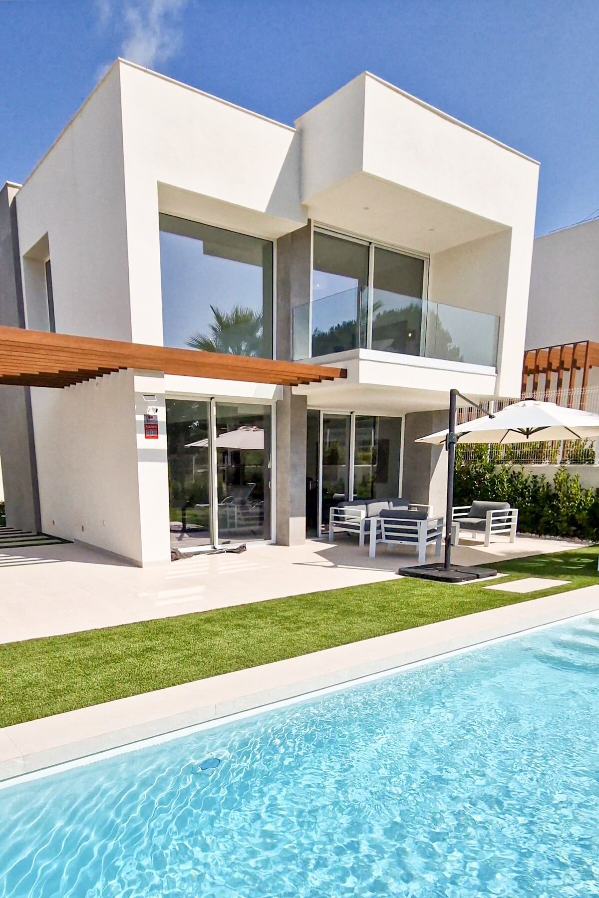 Stunning Modern 3 Bedroom Villa with Pool