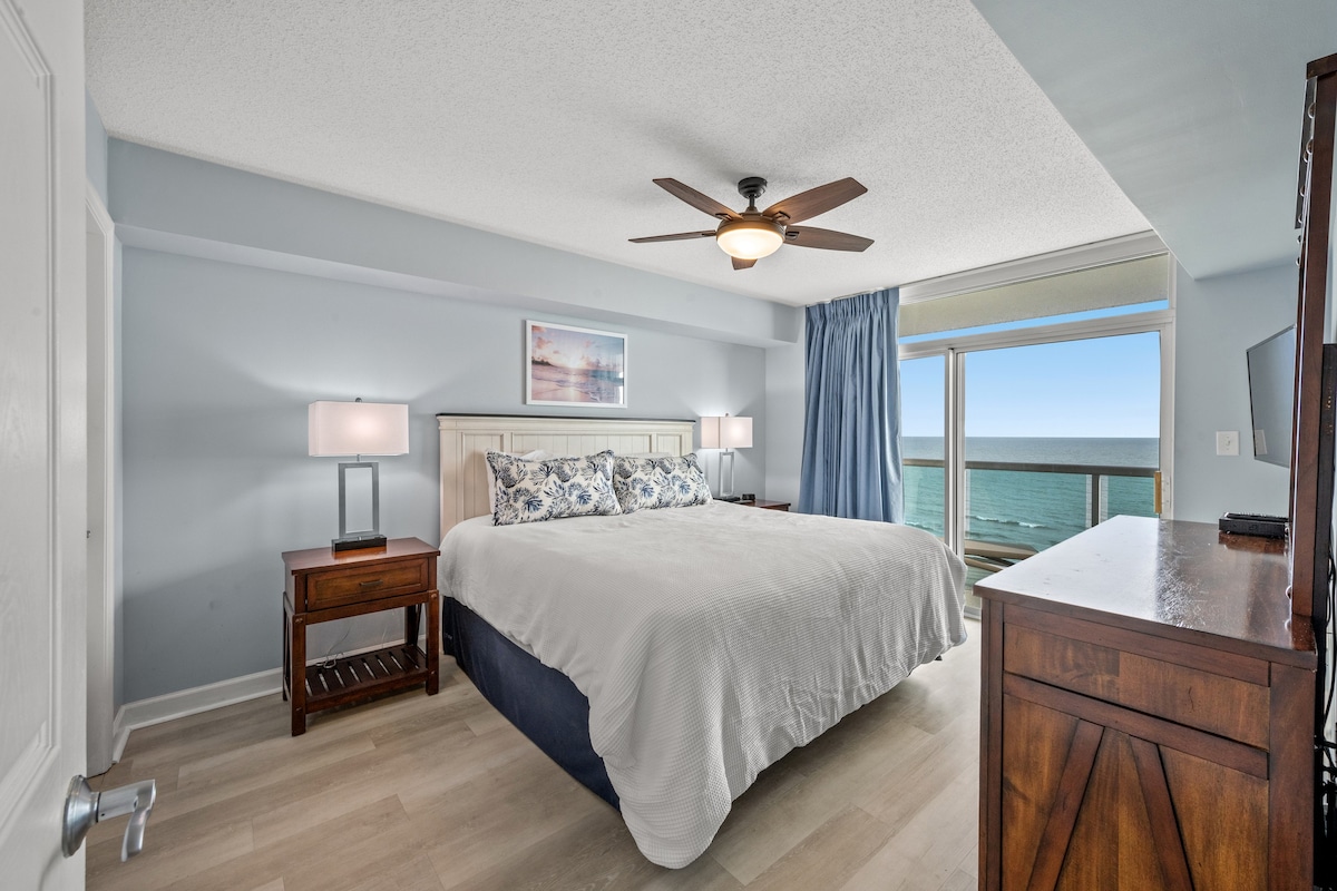 Oceanfront 3BD/3BA at Bluewater Keyes (806)
