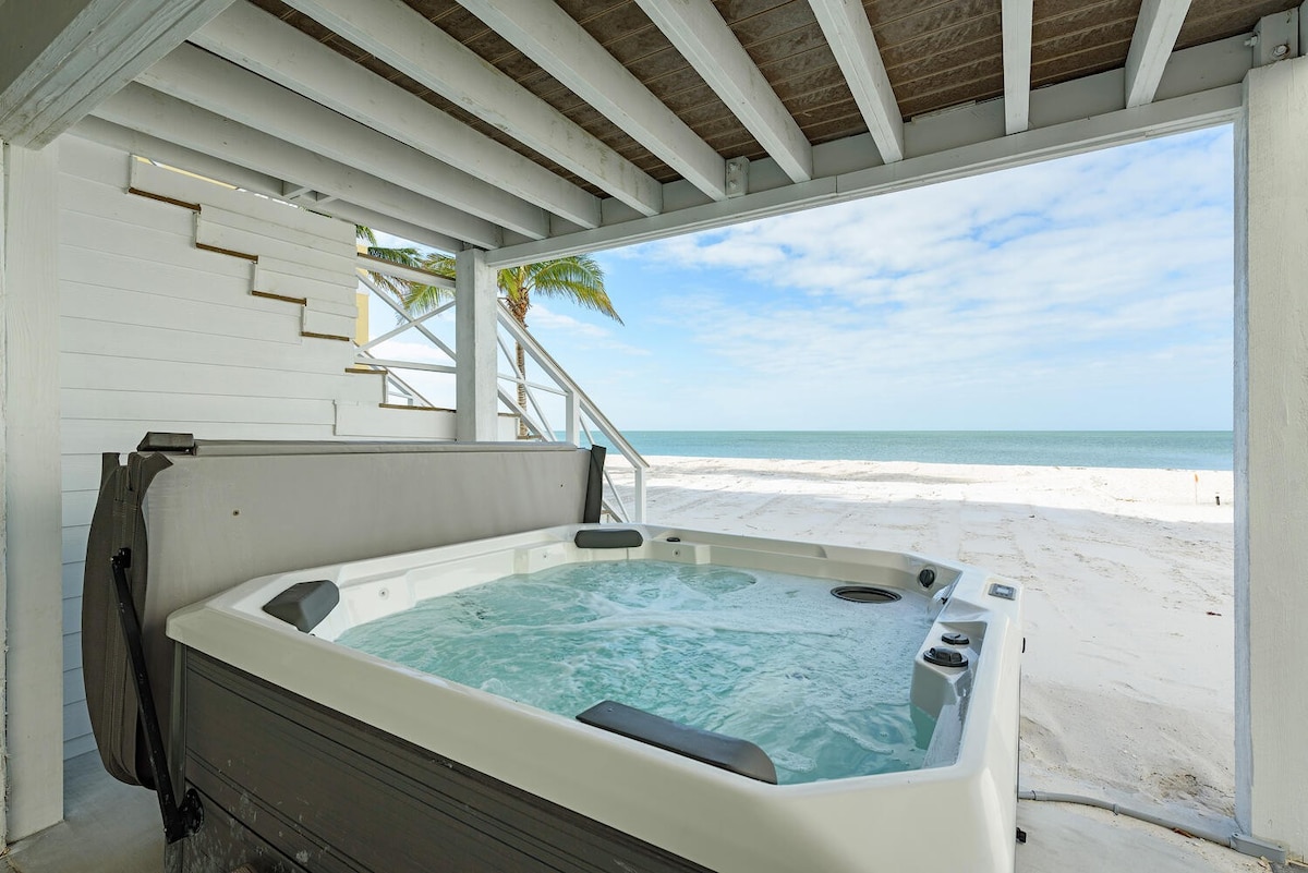 Beachfront Bliss: Spectacular 5-Bedroom Retreat