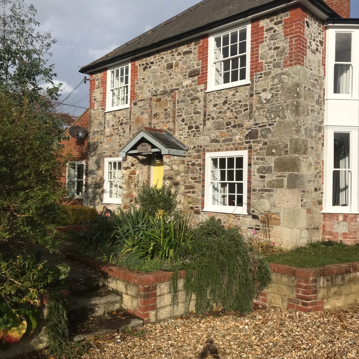 Lovely stone house & garden in Brook