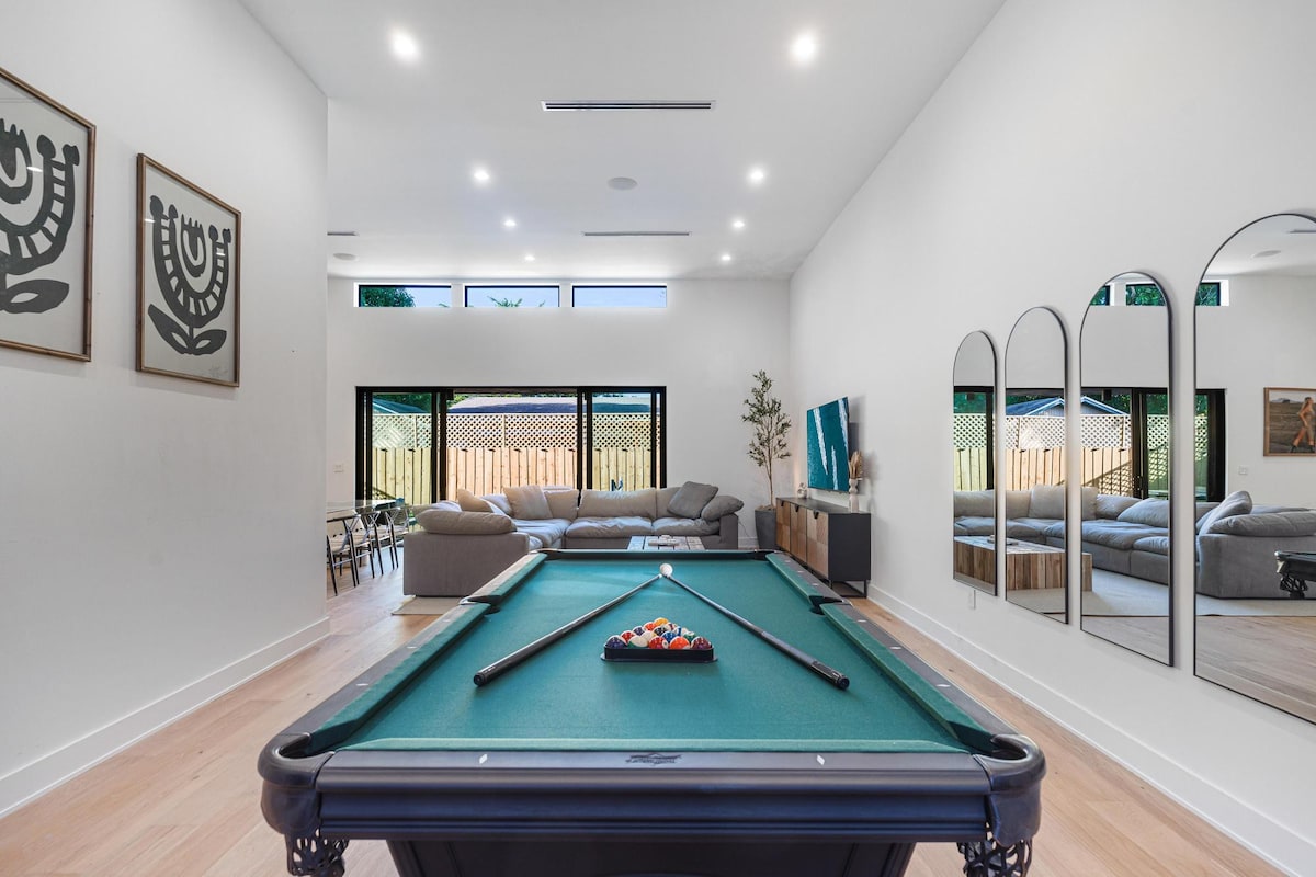 NEW Lux Modern Villa—Private Pool, Ping-Pong&More