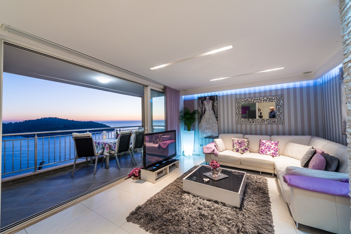 Luxury Apartment Violet I Sea view I Free parking