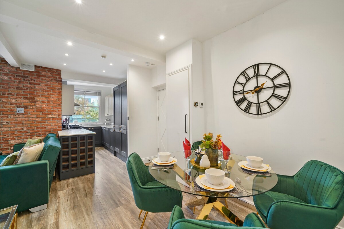 Grand Flat in Little Venice - Sleeps 8