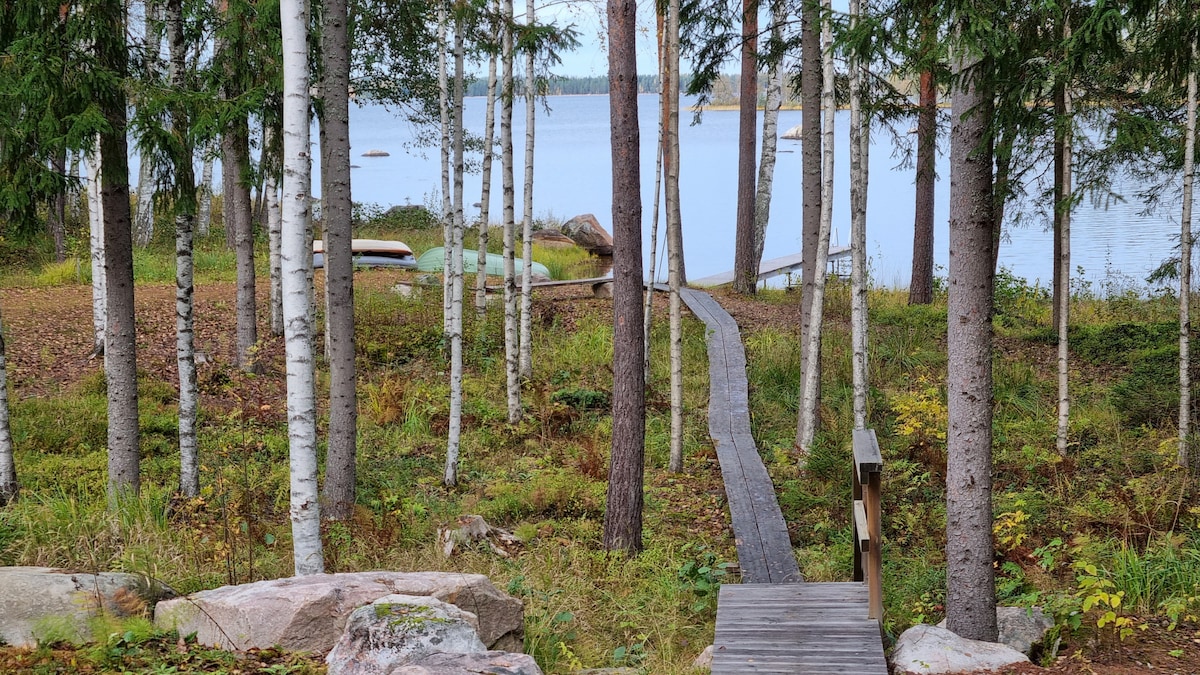 Liesjärvi湖畔Lohja的Sinikka别墅