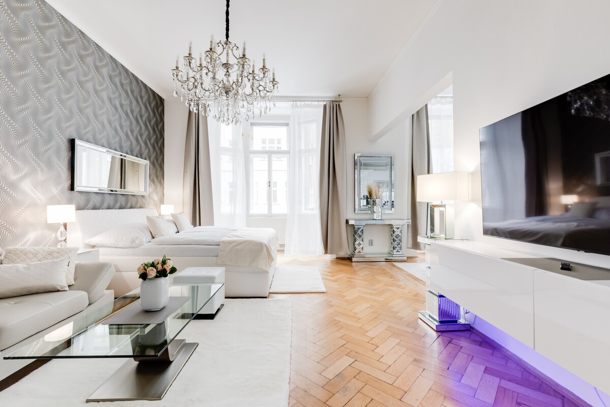 Luxury Riverside Apartment in the Center of Prague