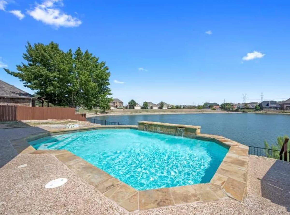 Monthly Rental: Lakefront & Pool in Fort Worth, TX