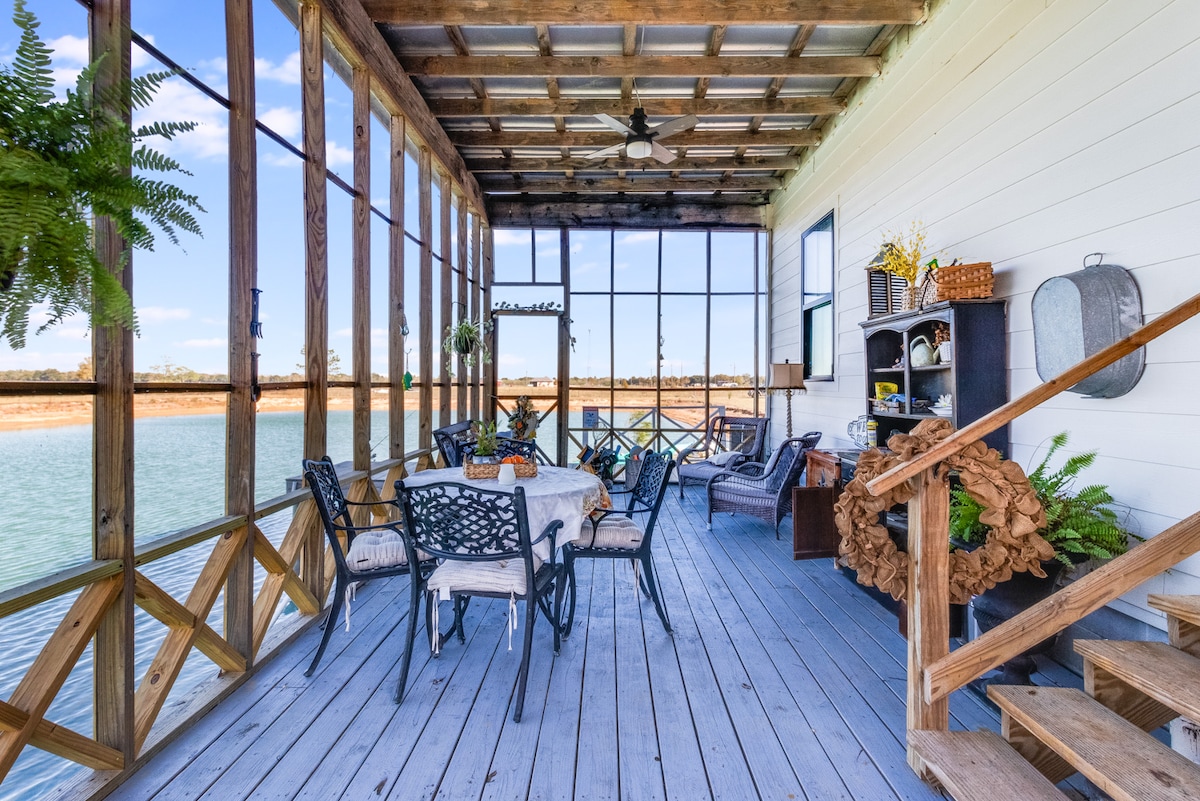 Waterfront Farmhouse Cabin