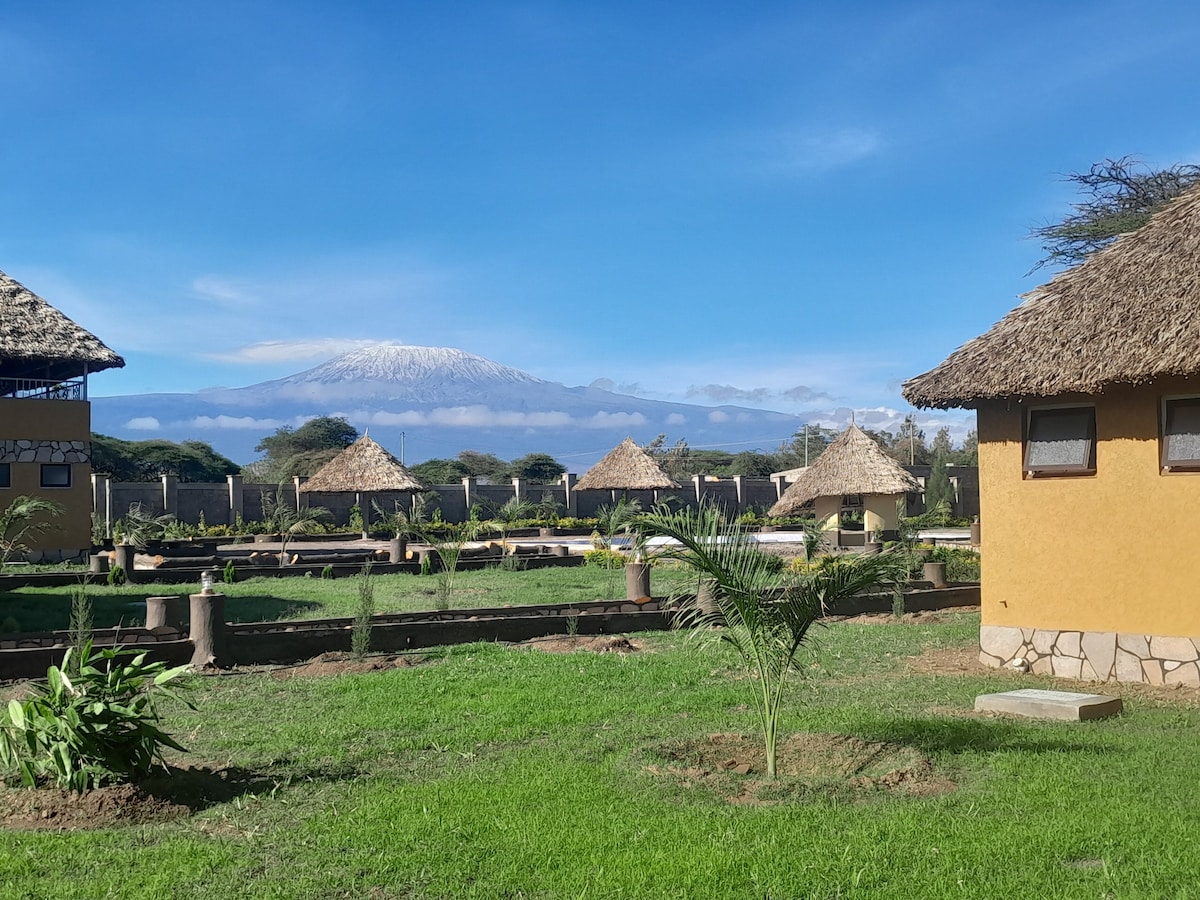 Penety Amboseli Resort