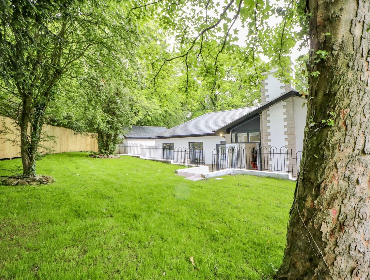 NEW Luxury family/dog friendly countryside retreat