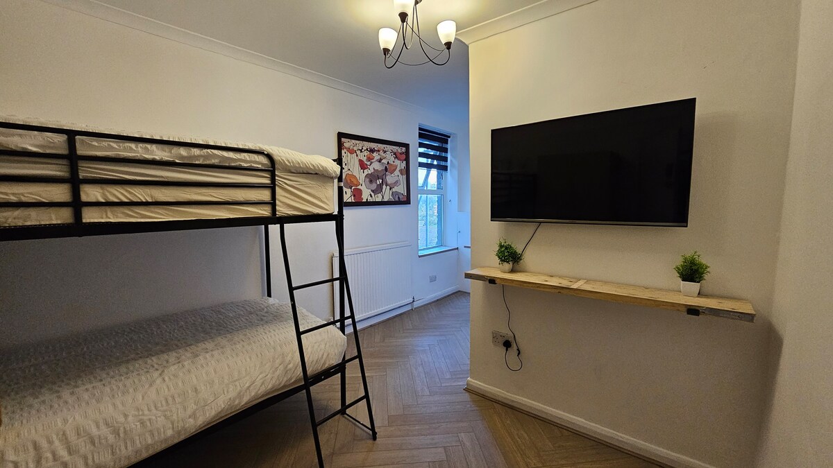 Newly renovated En-suite Room 35