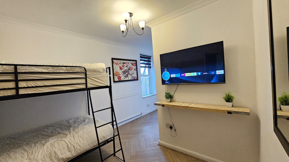 Newly renovated En-suite Room 35