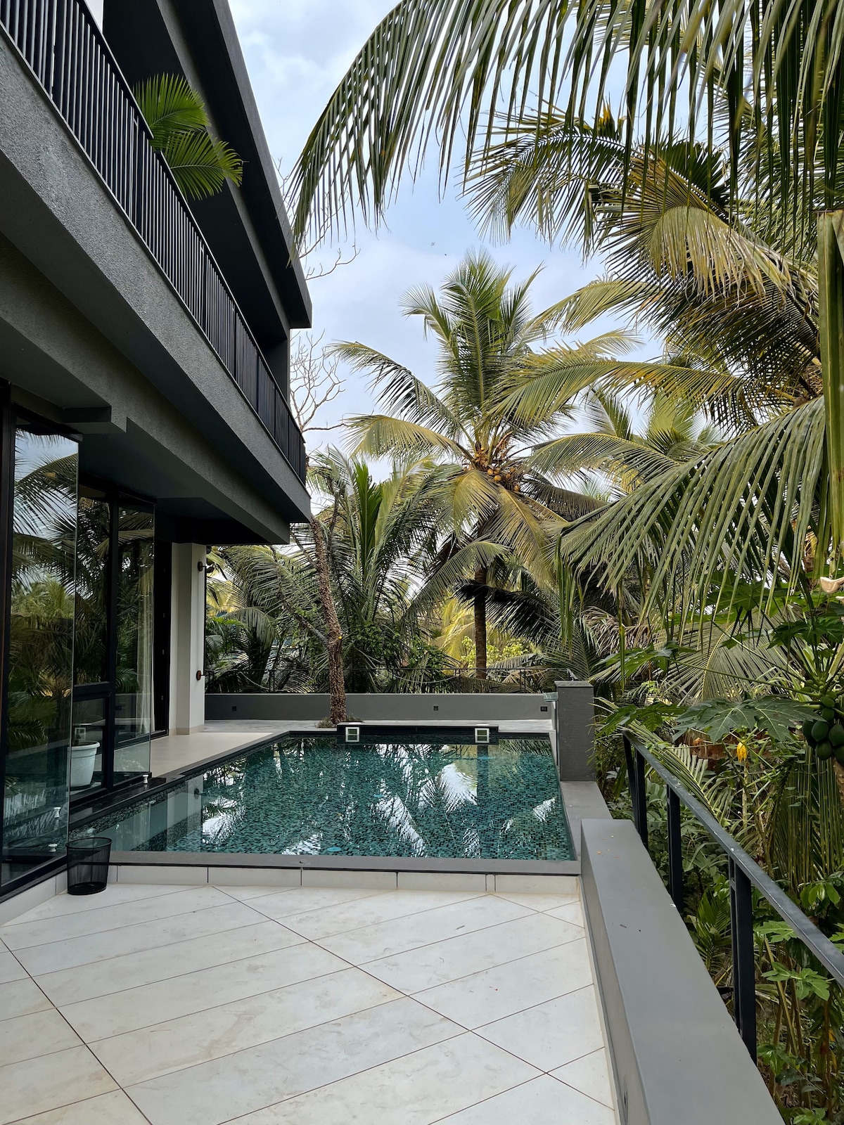 7bhk Spanish Luxury Villa with Pvt Pool near beach