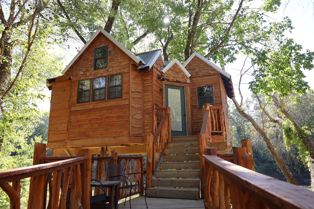 Treehouse on the River