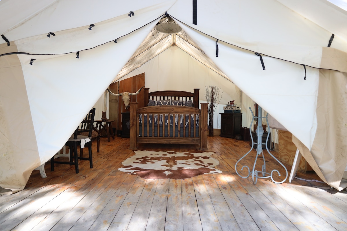 Cozy Country Glamping w/ Q Bed