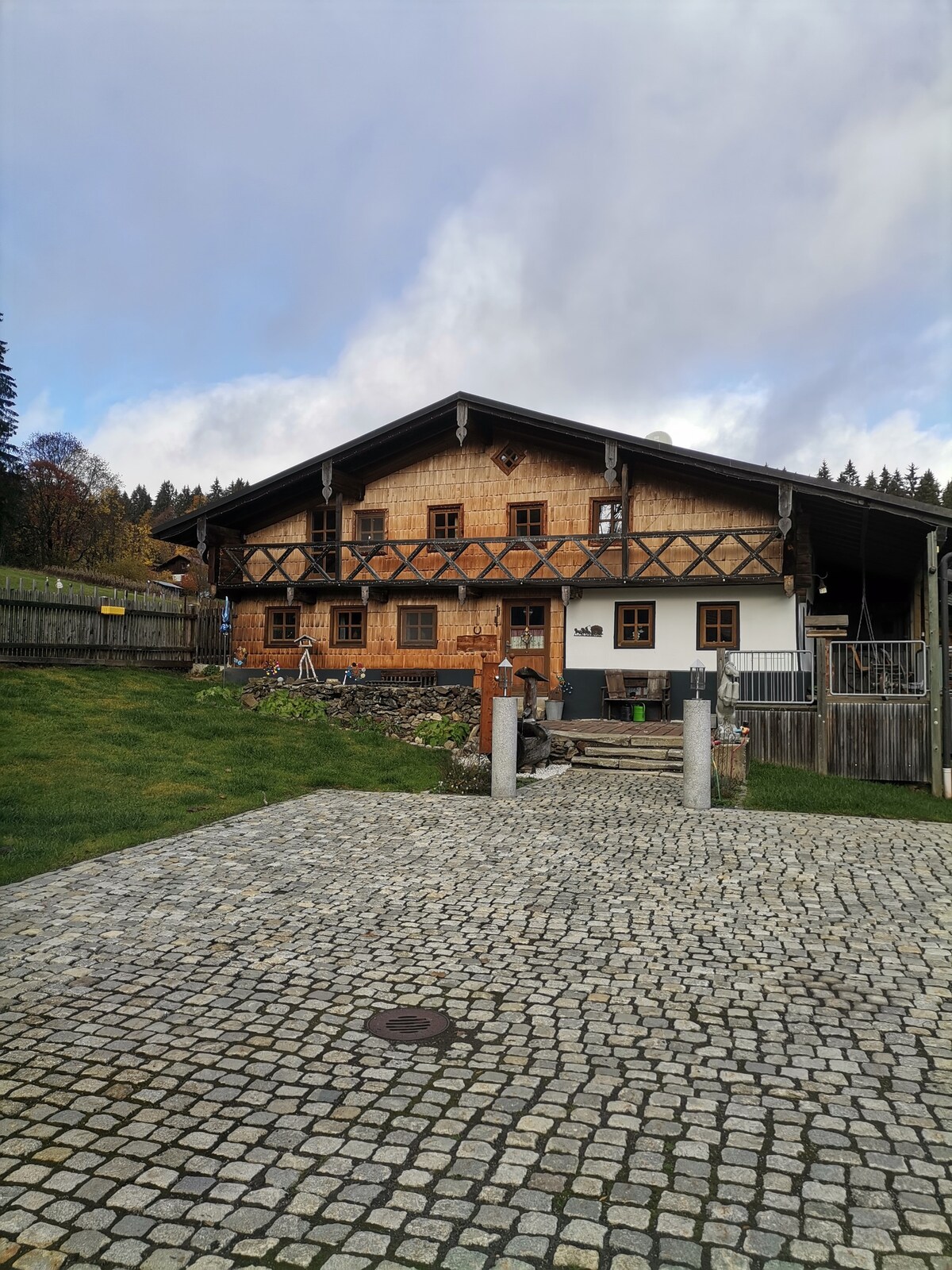 Bauernhaus mitten in der Natur