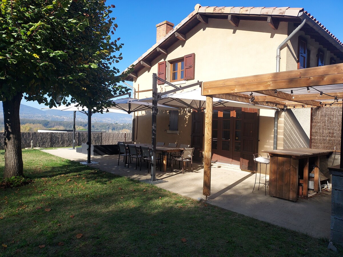 Magnifique villa au calme, idéale pour 2 familles.