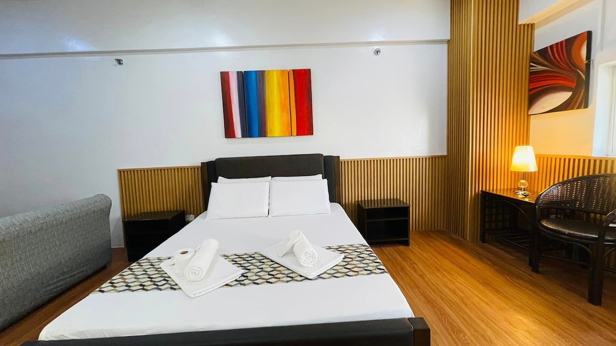 Cozy Boutique Hotel Rooms in Manila`s heart