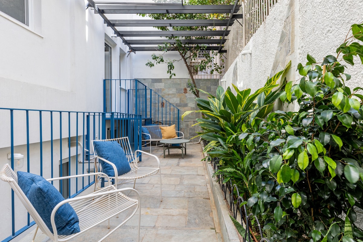 Olala Kallithea | Apartment with Private Garden