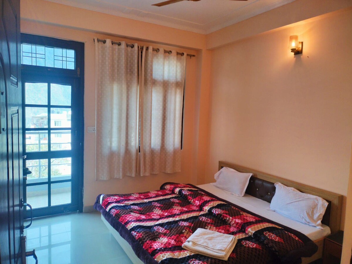 Furnished 2 BHK Apartment