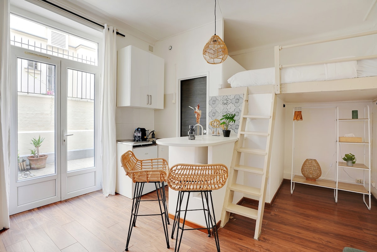 Charming flat with Terrace in Batignolles - PARIS