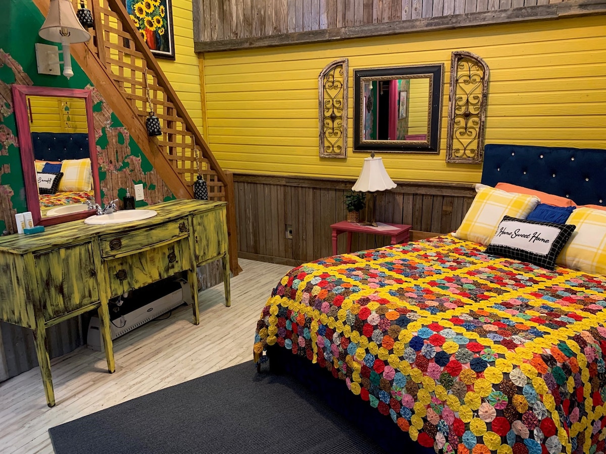 Bold & Sunny Mexico Themed Suite with Loft & Patio