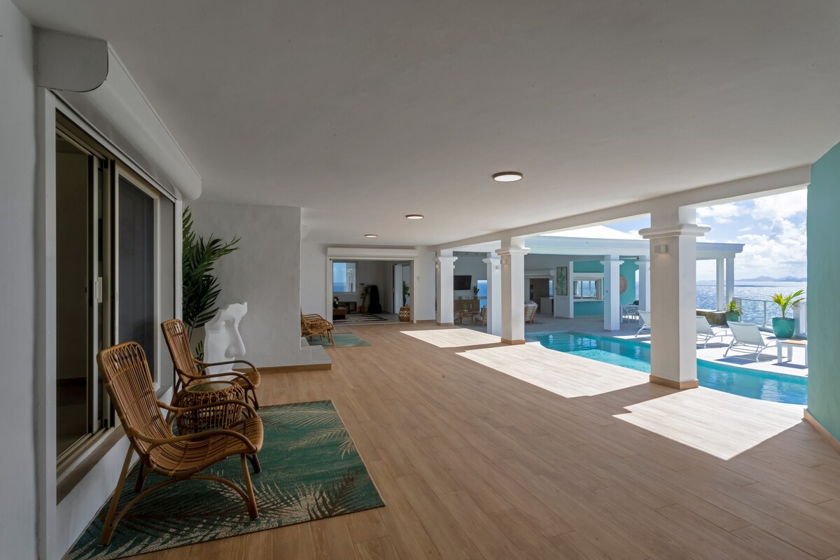 Oceanview Luxury Villa Escape