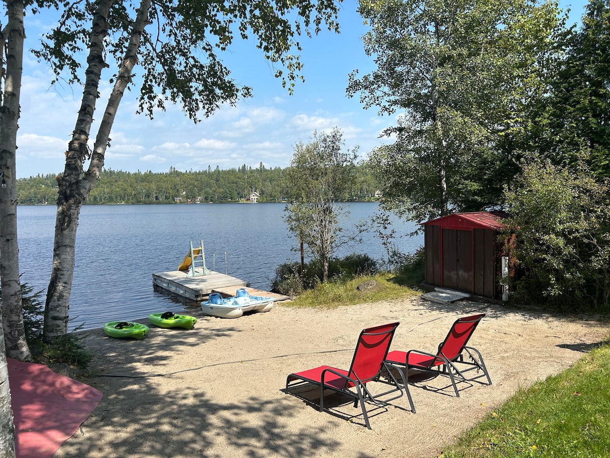 Chalet de la plage sur le lac