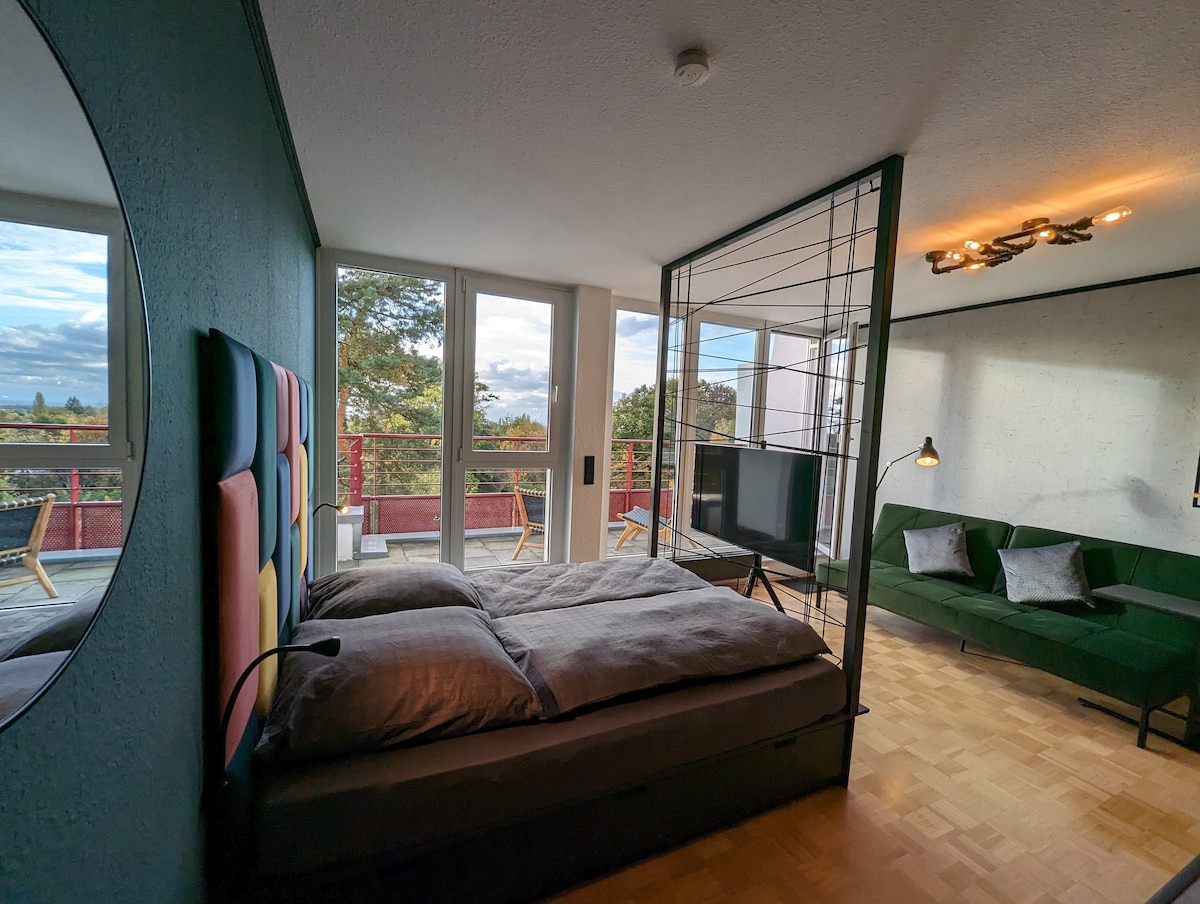 Modernes Apartment mit Köln-Blick