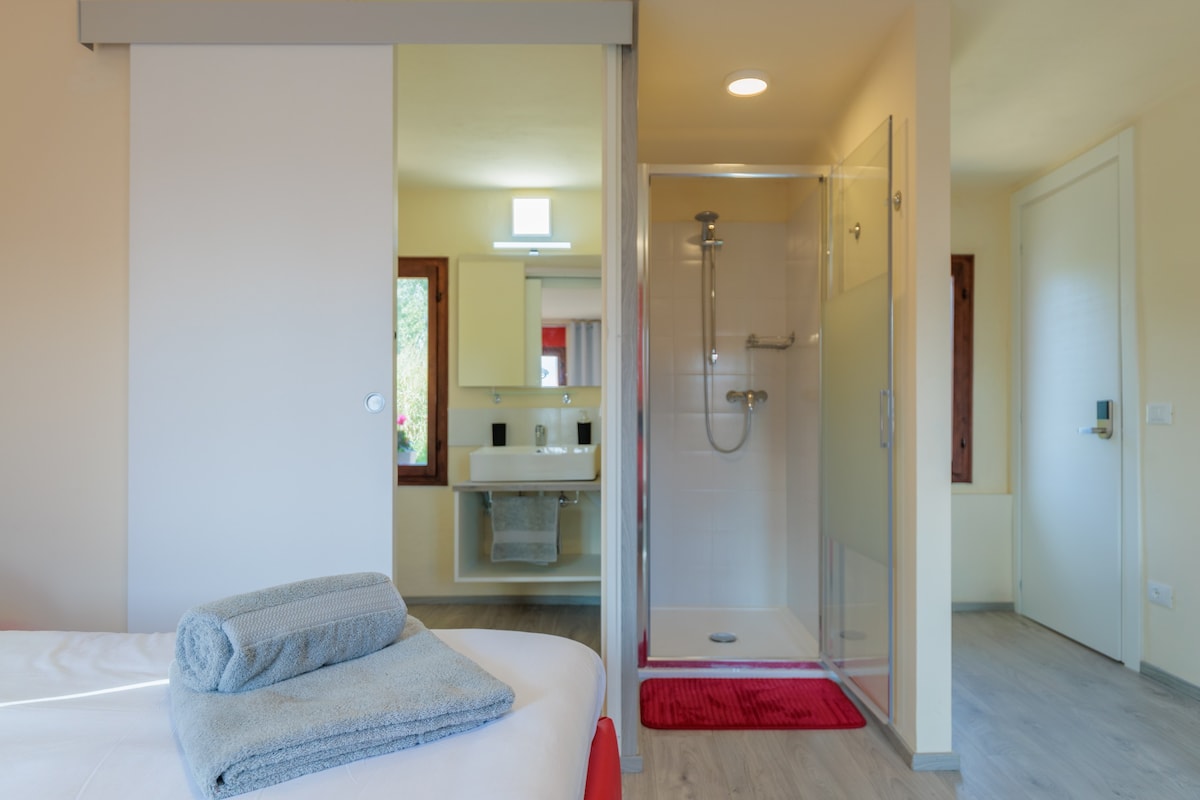 [5 min from the centre] Room with private bathroom