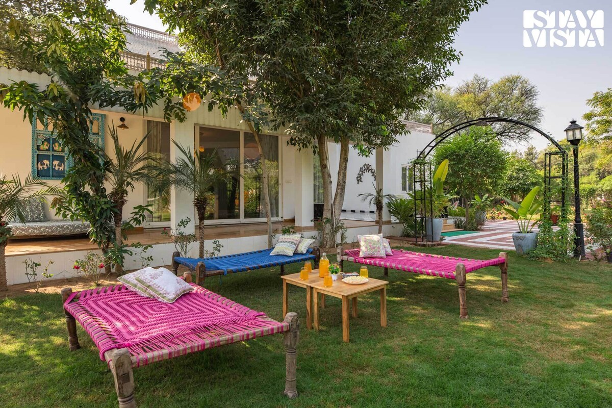 Peaceful 4BHK Villa w/Lawn+Outdoor seating+Gazebo