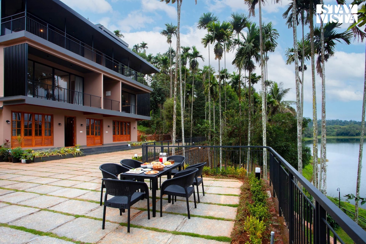 3BHK Rivera Near Banasura Dam w/ Breakfast