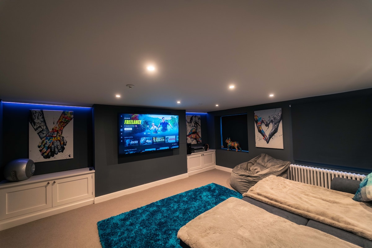 Stunning 5 Storey Georgian house with cinema room