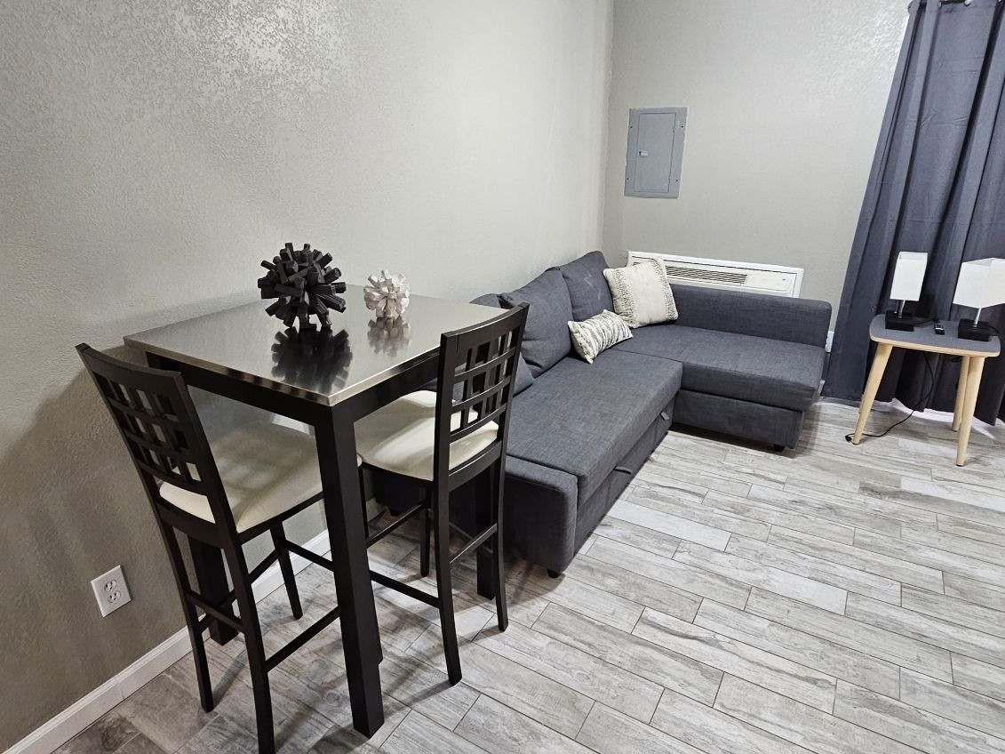 Cozy Apartment On Laramie - Walk to Aggieville