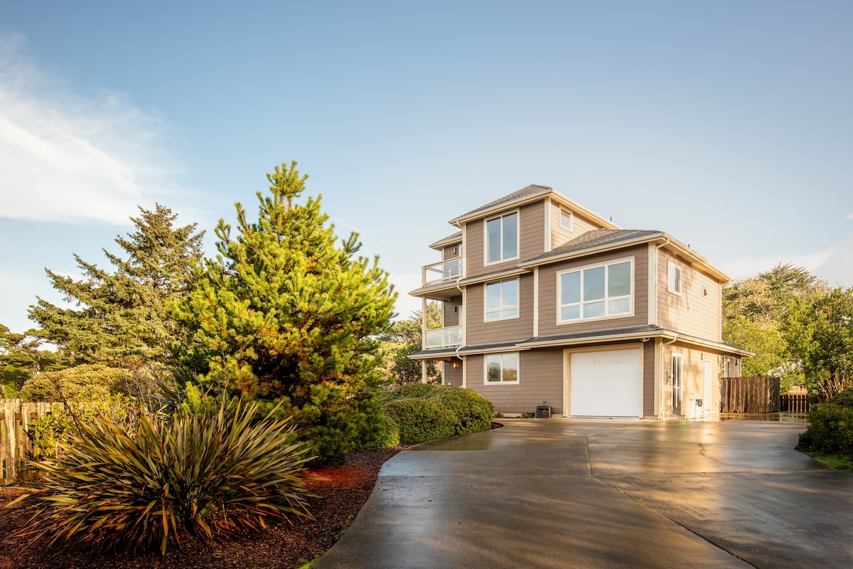 班登海滨别墅（ Bandon Beach House ） ， 3间套房，热水浴缸，壁炉