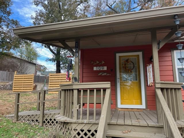 Downtown Cotter Retreat - Gorgeous Outdoor Space!