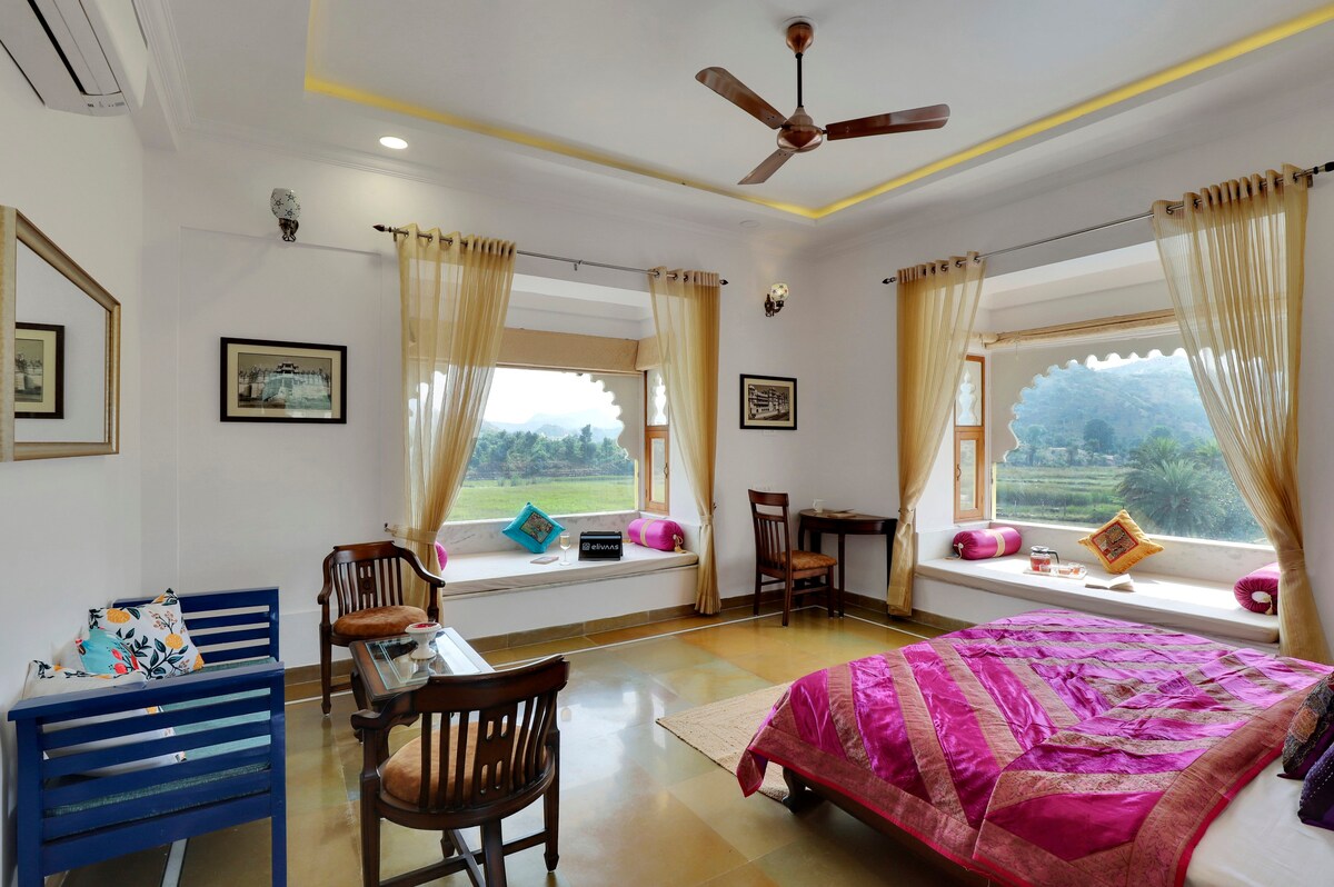 Heritage 6BHK Villa with Pvt Pool & Mountain View