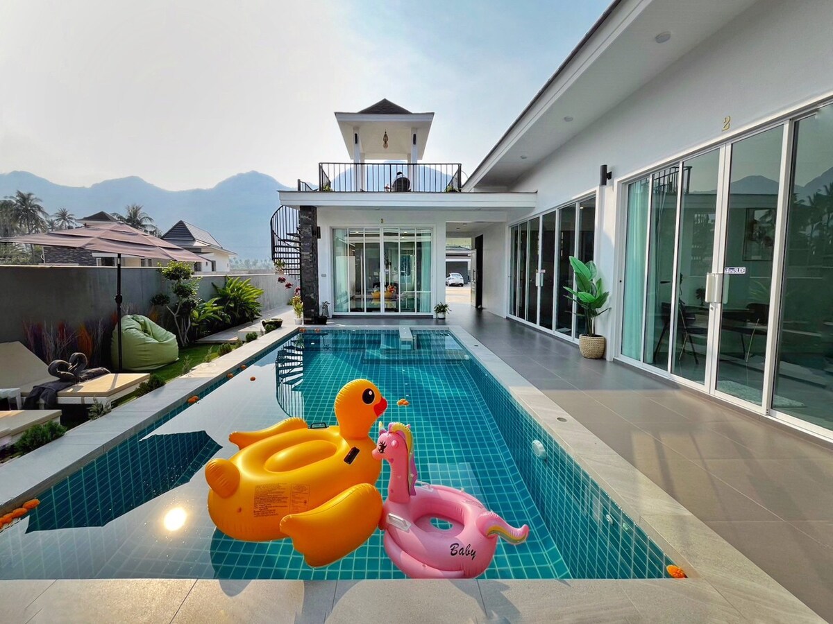 Private luxury pool villa near Khao Sam Roi Yot