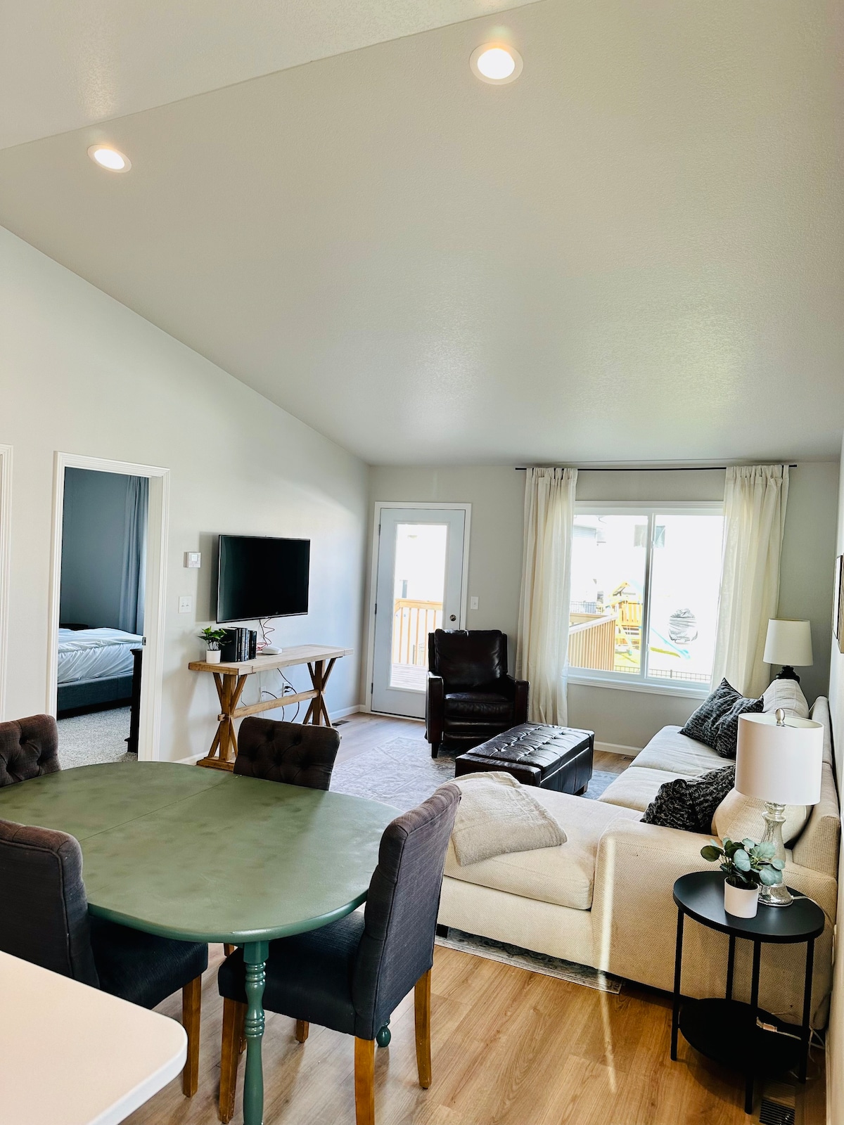 Rachel's Retreat-A spacious new home in West Fargo