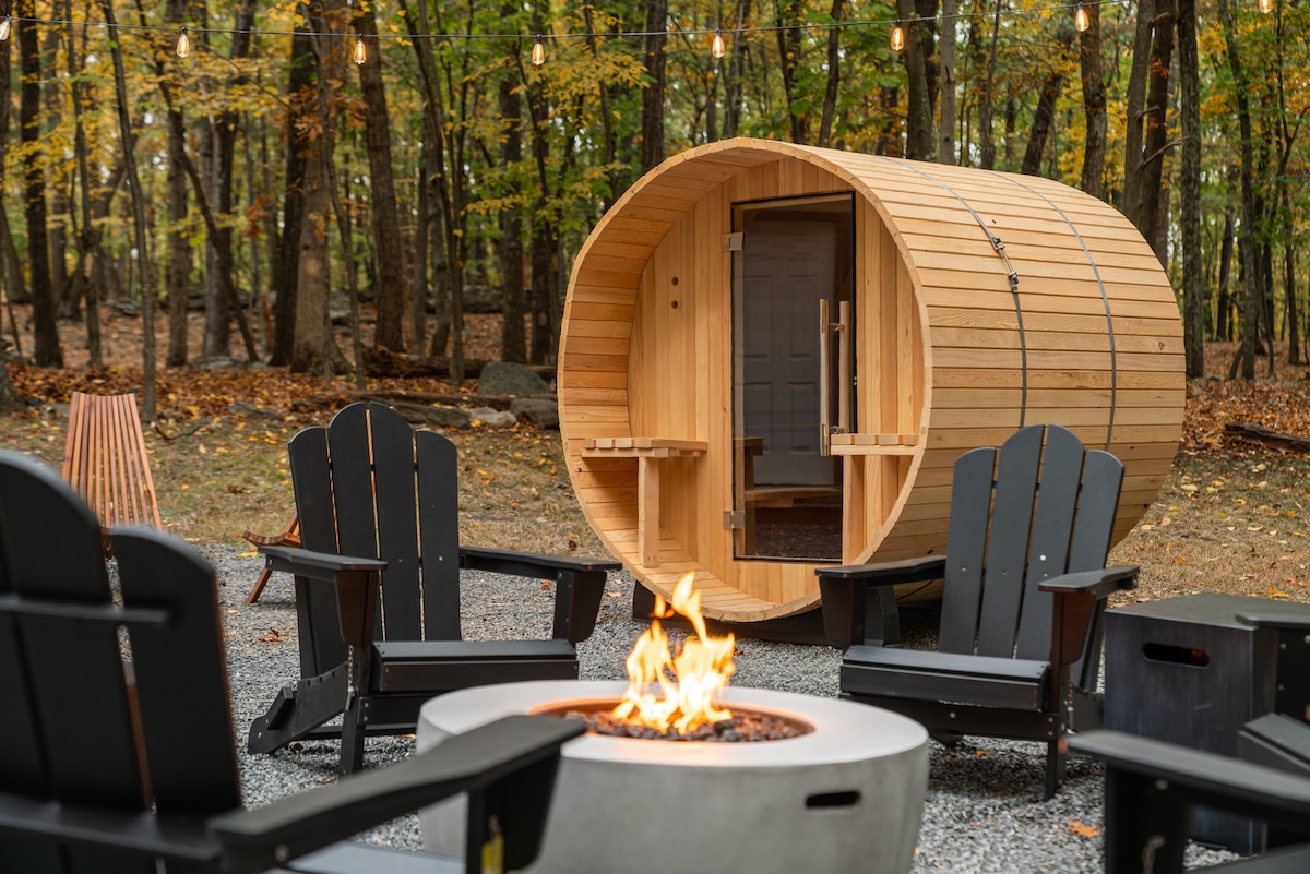 Sauna | Movie Theater | Hot Tub | Dogs OK |Firepit