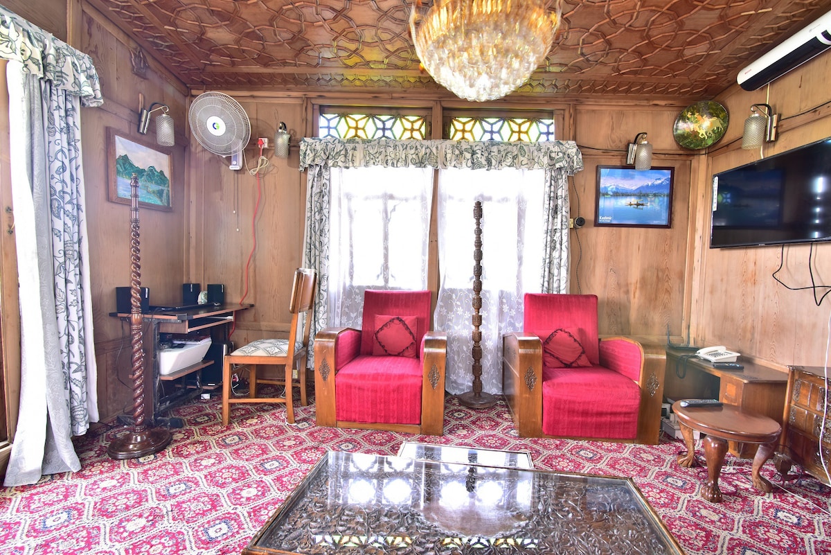 斯利那加（ Srinagar ） 5星级豪华船屋