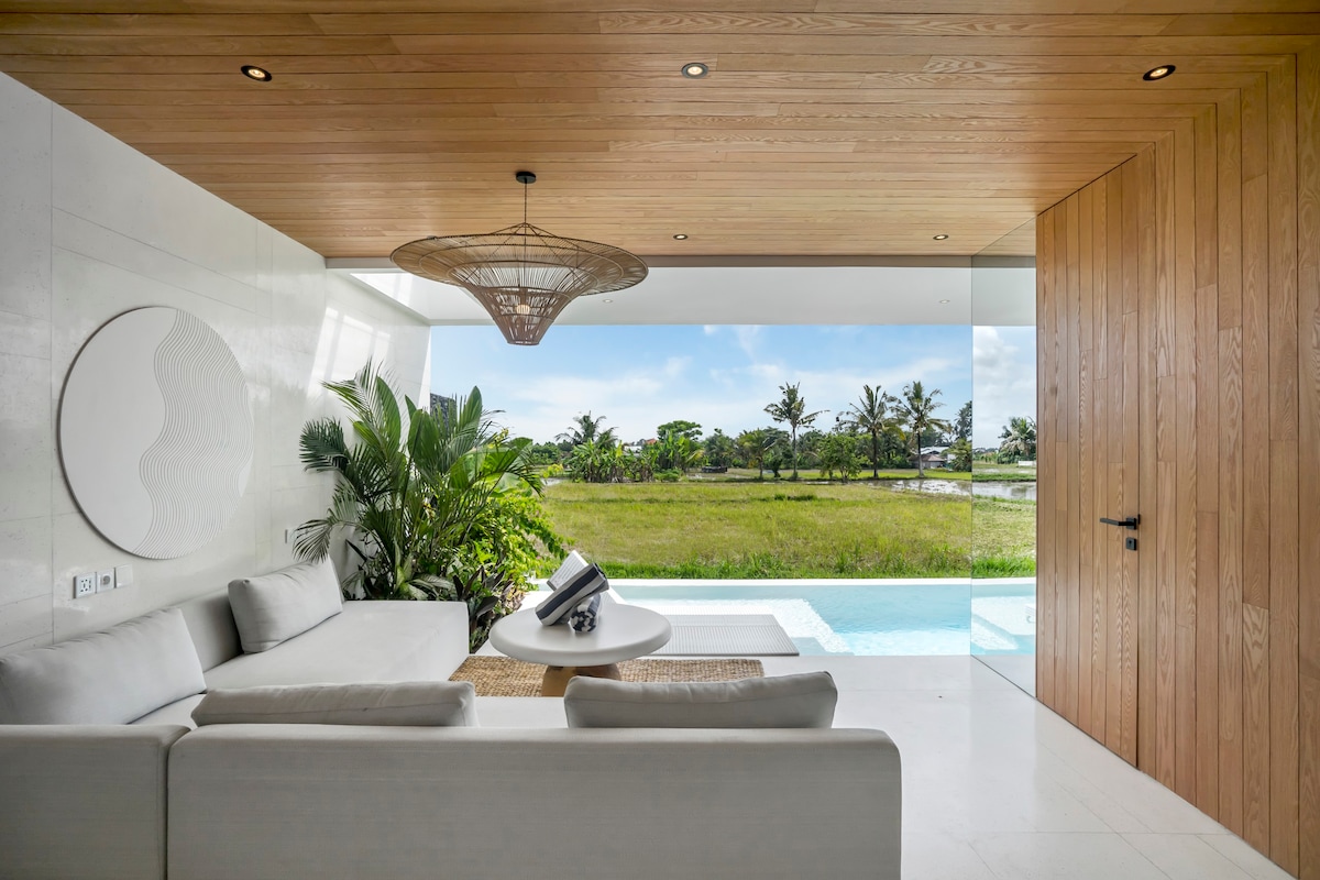 Green Flow Villa in Ubud with Rice Fields View
