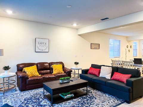 4 BdRm/NewBuild/PetOK/w/King Bed/FamilyFriendly