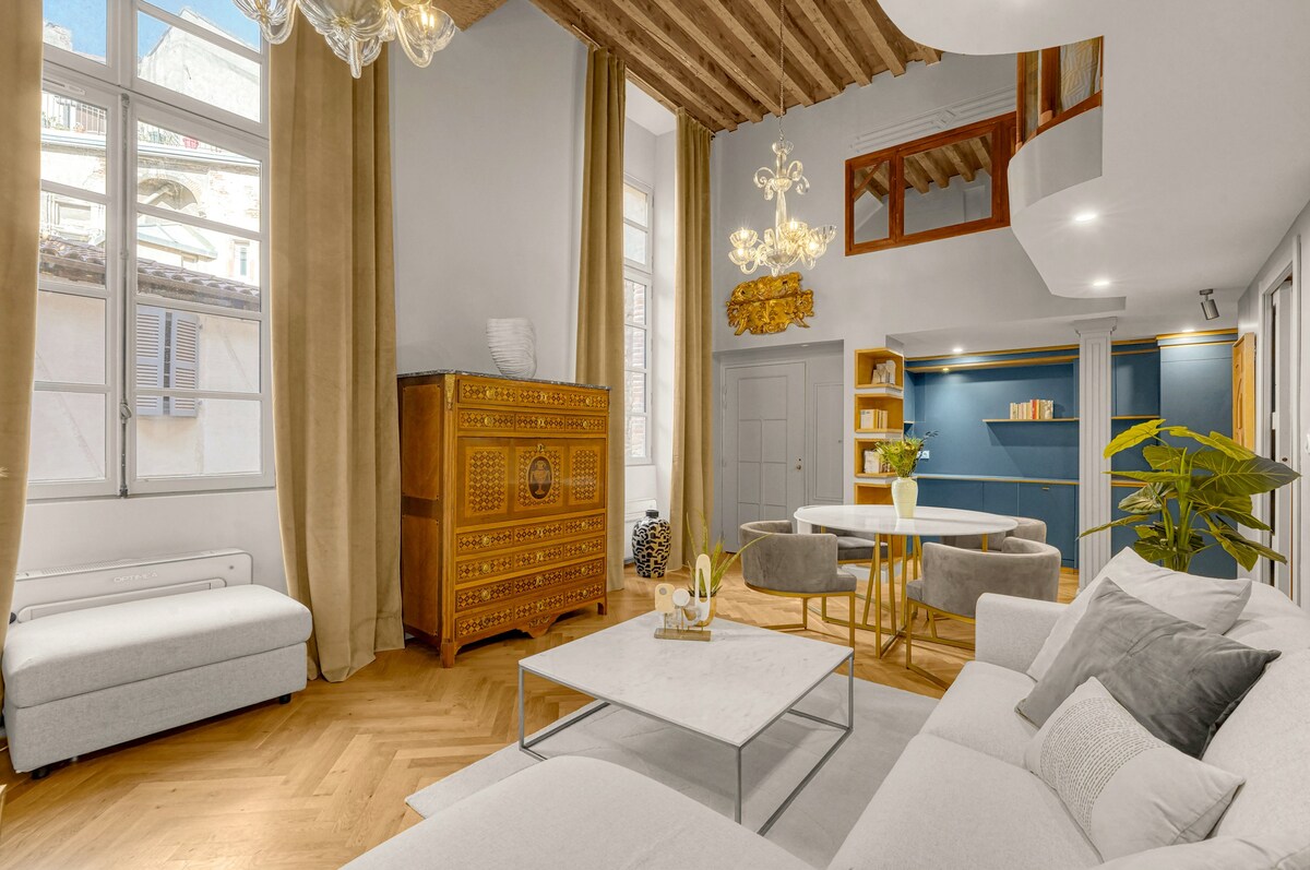 Exceptional  1380 sq ft luxury apartment- Capitole