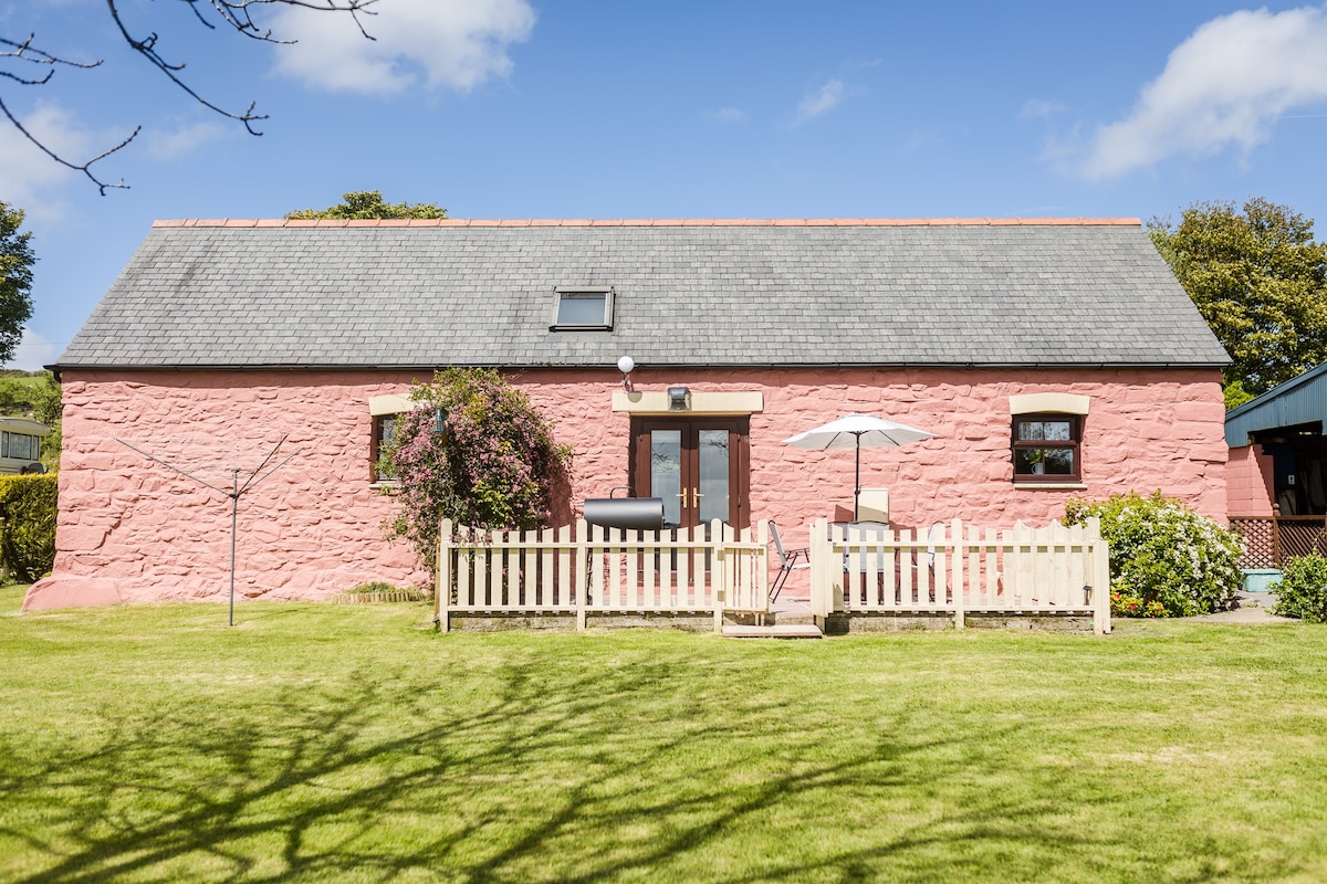 Ground floor Cottage, in picturesque countryside