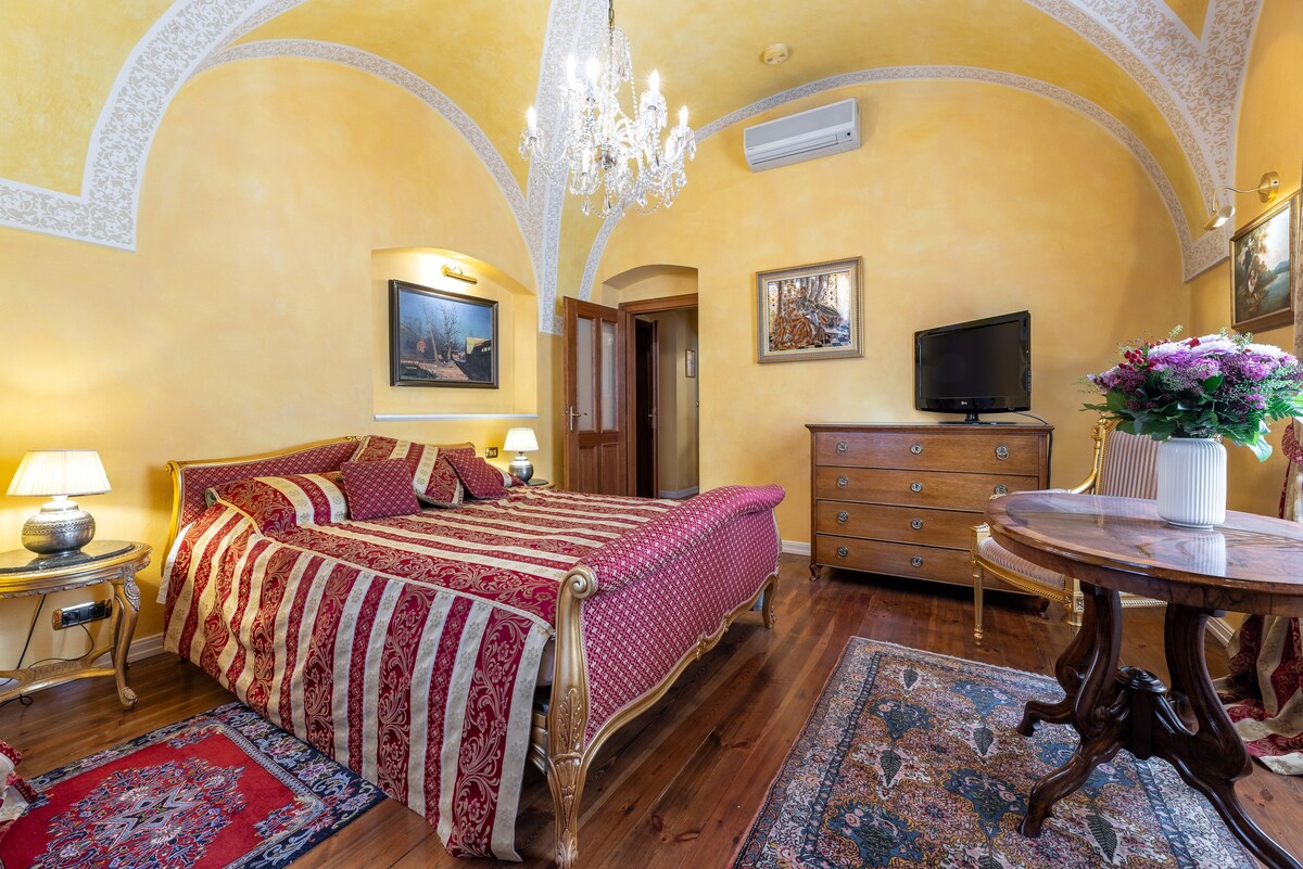 Four-bed apartment Tycho Brahe - Nosticova