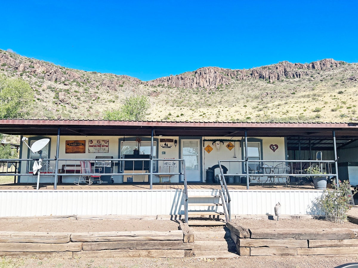 West Texas Getaway With A View!